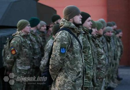 https://storage.bljesak.info/article/429003/450x310/vojnici ukrajinski uredani.jpg